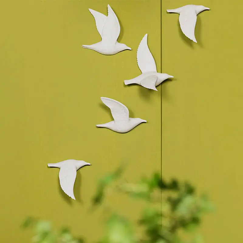 Ensemble 5 oiseaux en vol porcelaine 16x14x14cm
